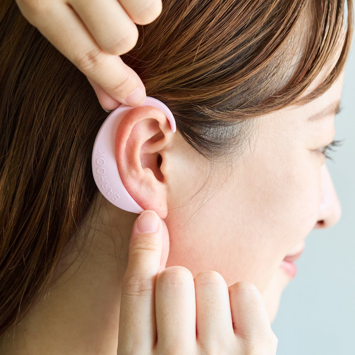 耳ツボを刺激する健康ギア / EARHOOK