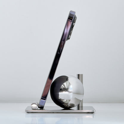 置くだけで絵になる鏡面仕上げ球体スタンド｜TAKEDA DESIGN PROJECTスマートフォンスタンド