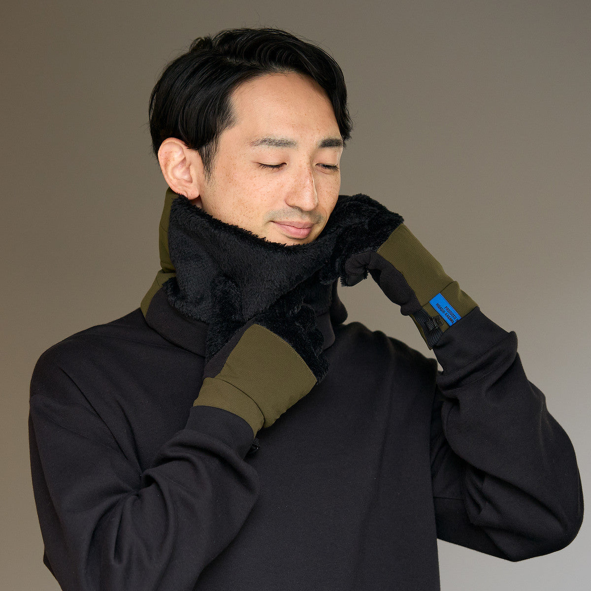 tet. gloves neck warmer