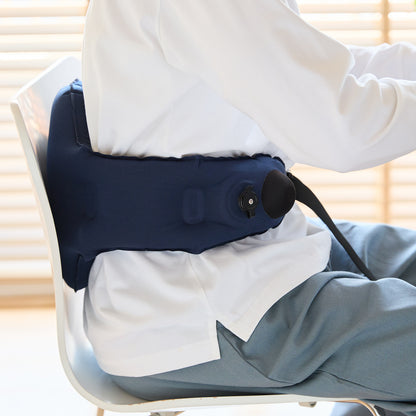 空気で腰を支える携帯用エアクッション / Lumbar Helper