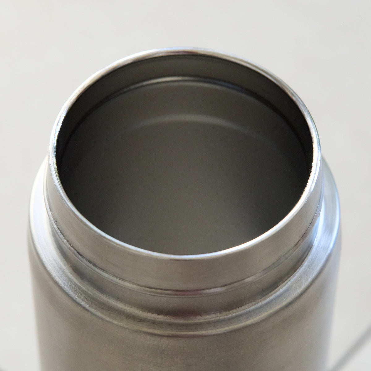 ロック機能付きの直飲みタンブラー / Black+Blum 保温保冷 340ml