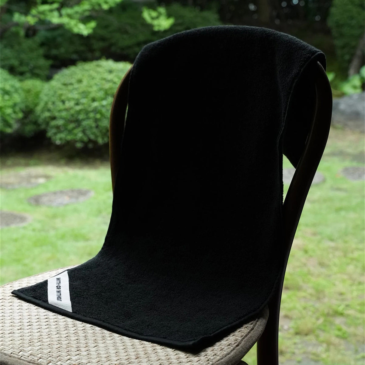 栃木・桐生産の高級シルクを使用したタオル｜WITH OR WITHOUT