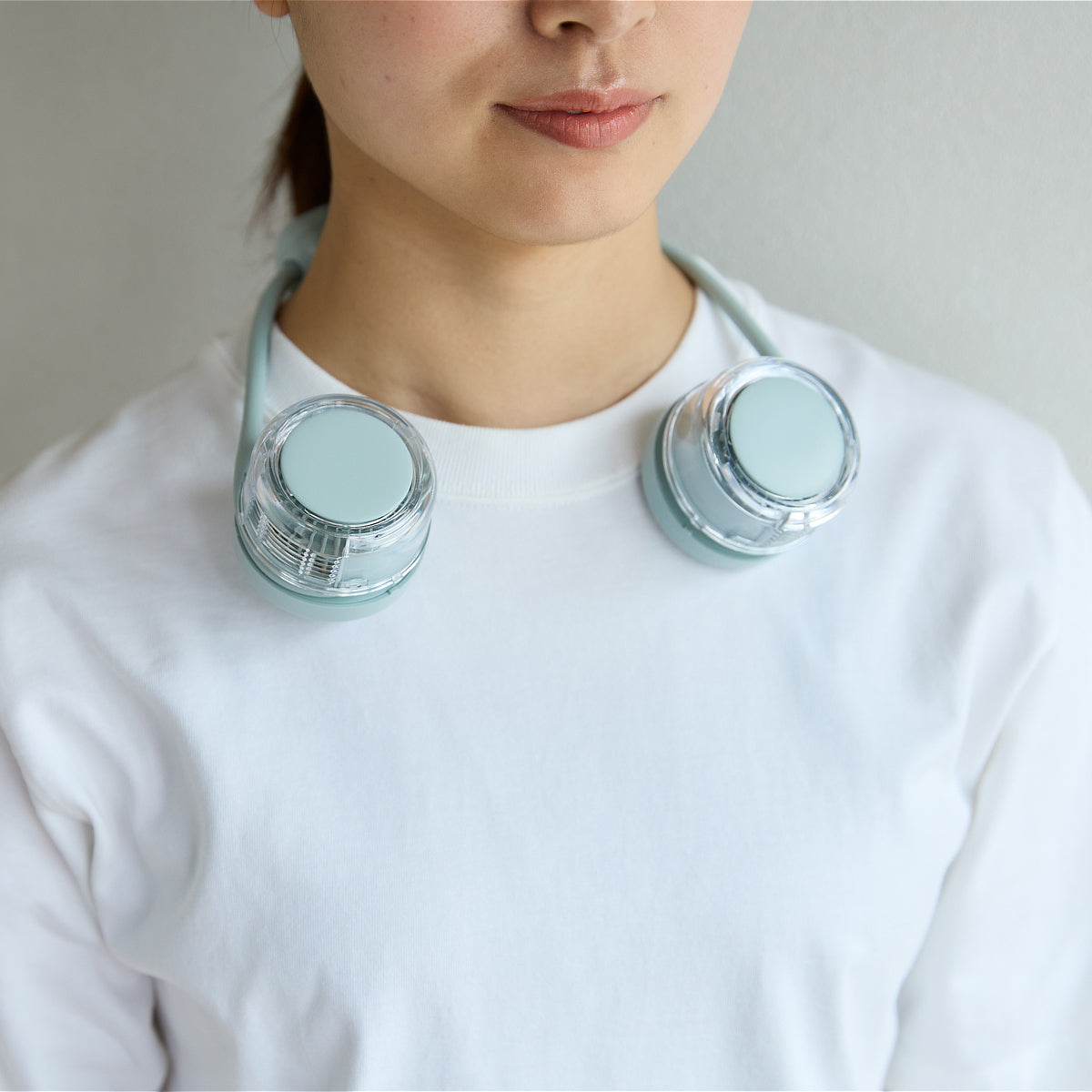 冷却プレートとWファンで首元を冷やす / Neck Band Fan COOLING