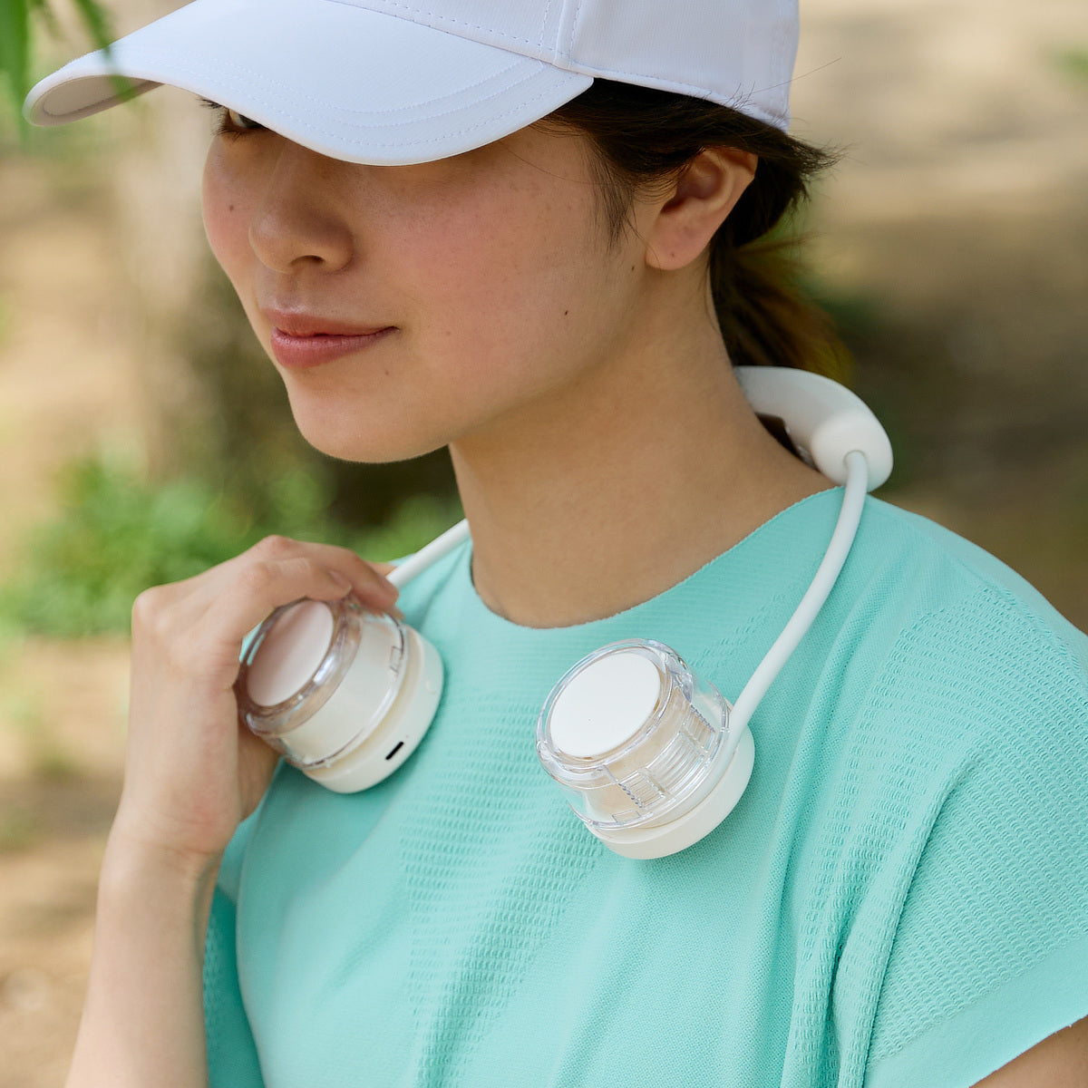 冷却プレートとWファンで首元を冷やす / Neck Band Fan COOLING