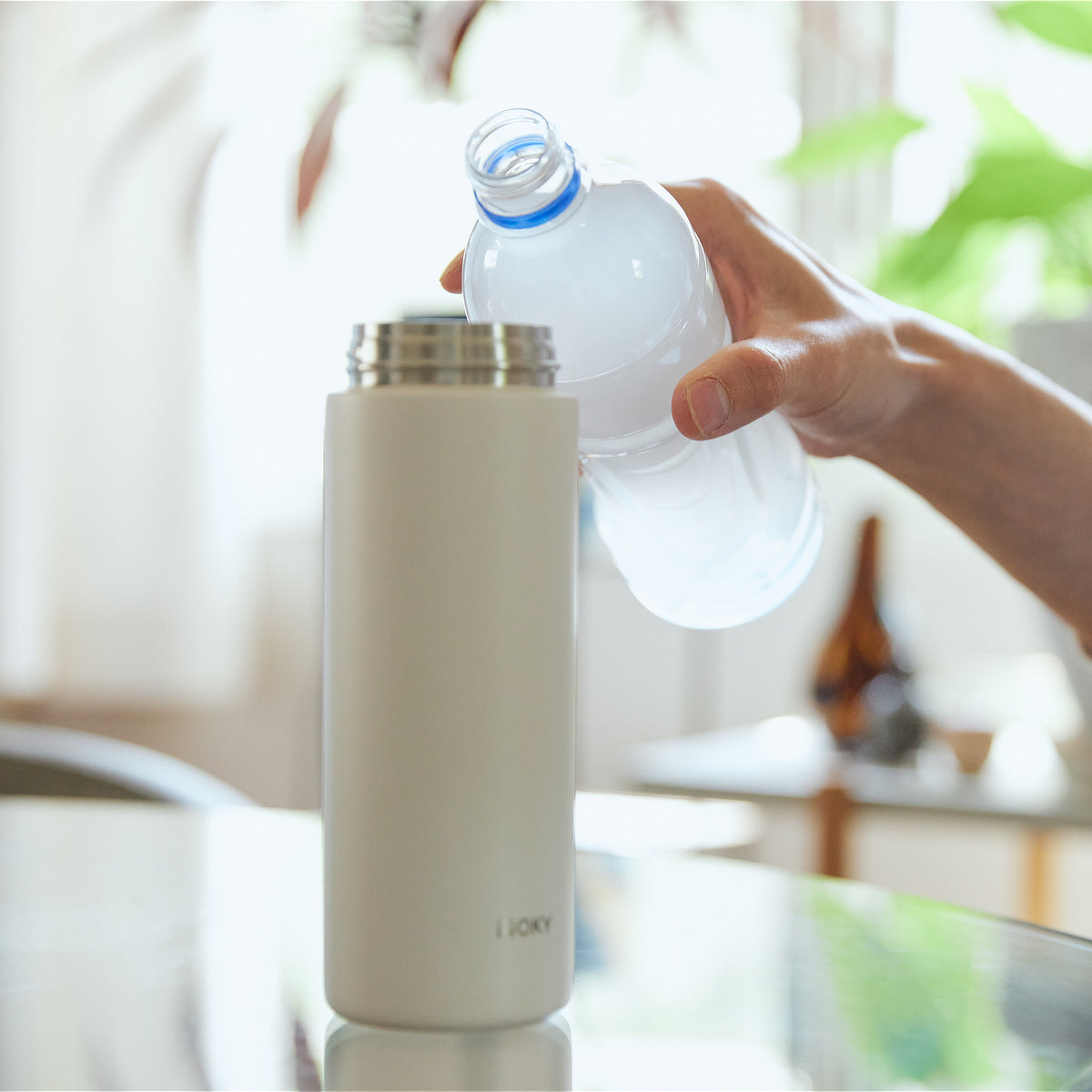 内側セラミックコーティングのワンプッシュボトル / WOKY 600ml